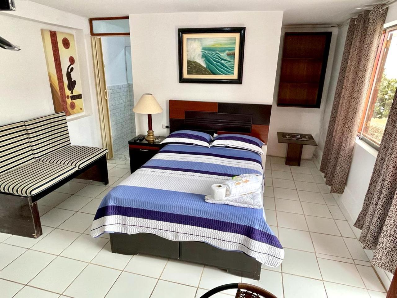 פונטה נגרה Hostal Ocean Pacifico מראה חיצוני תמונה