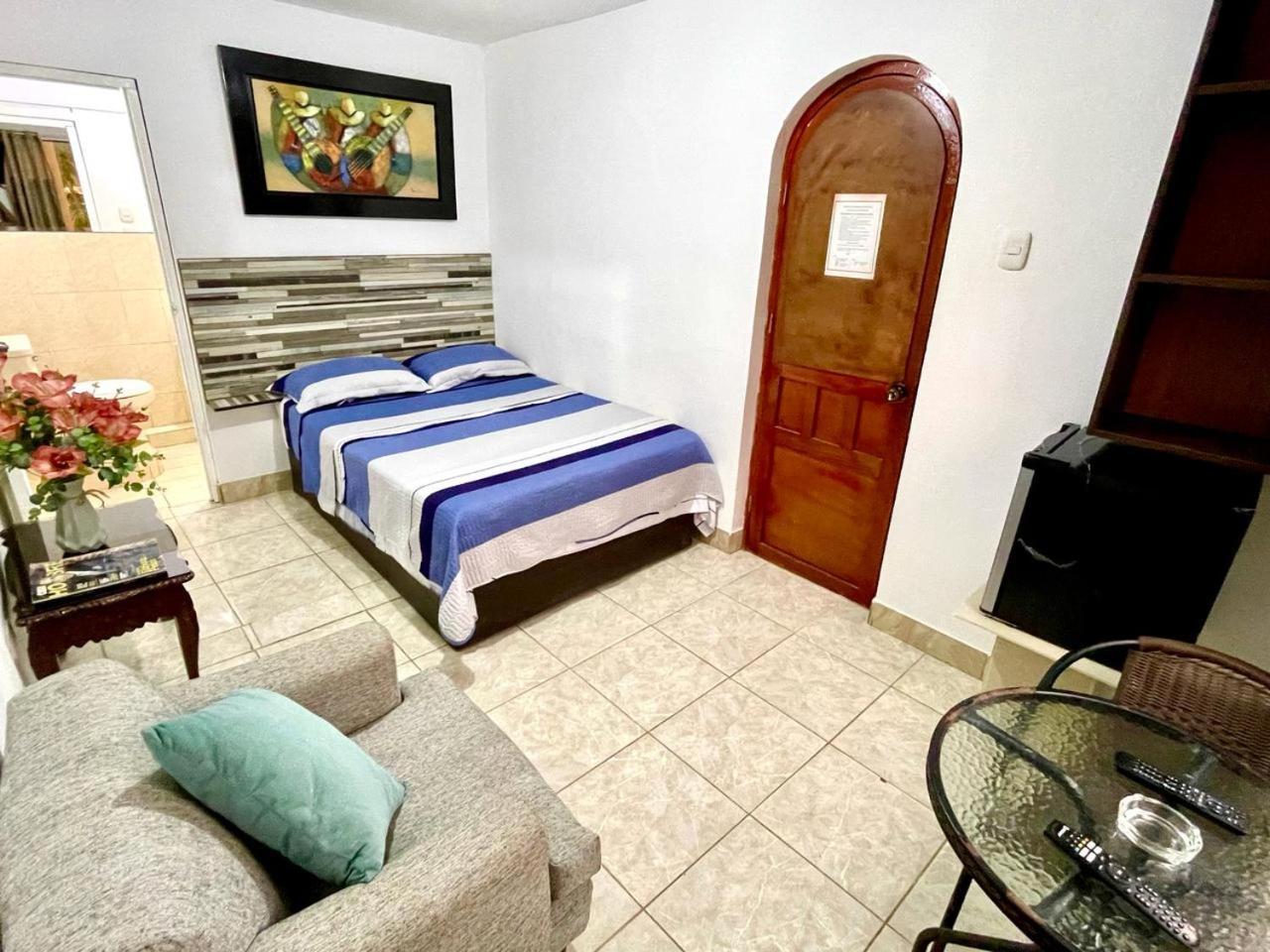 פונטה נגרה Hostal Ocean Pacifico מראה חיצוני תמונה