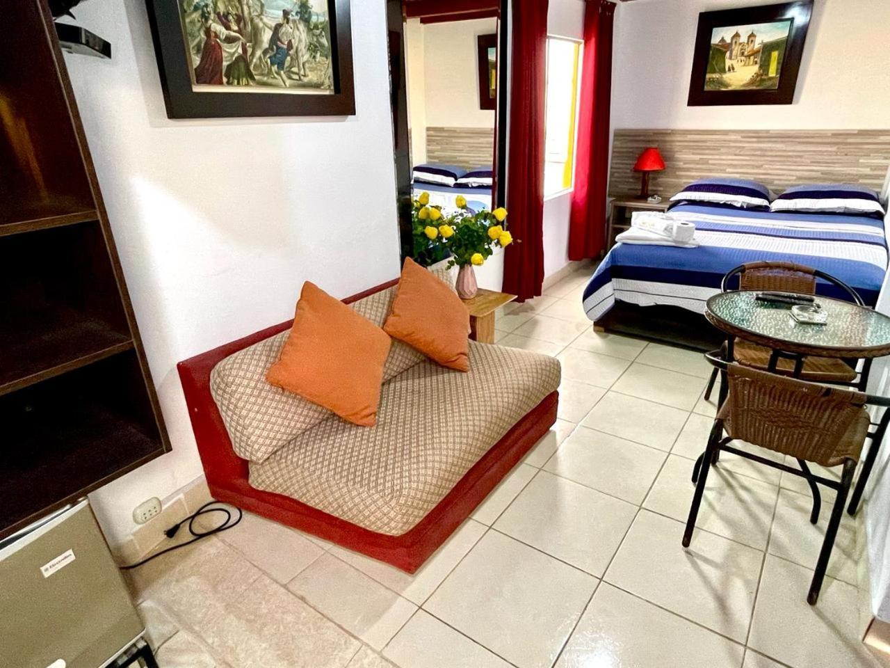 פונטה נגרה Hostal Ocean Pacifico מראה חיצוני תמונה