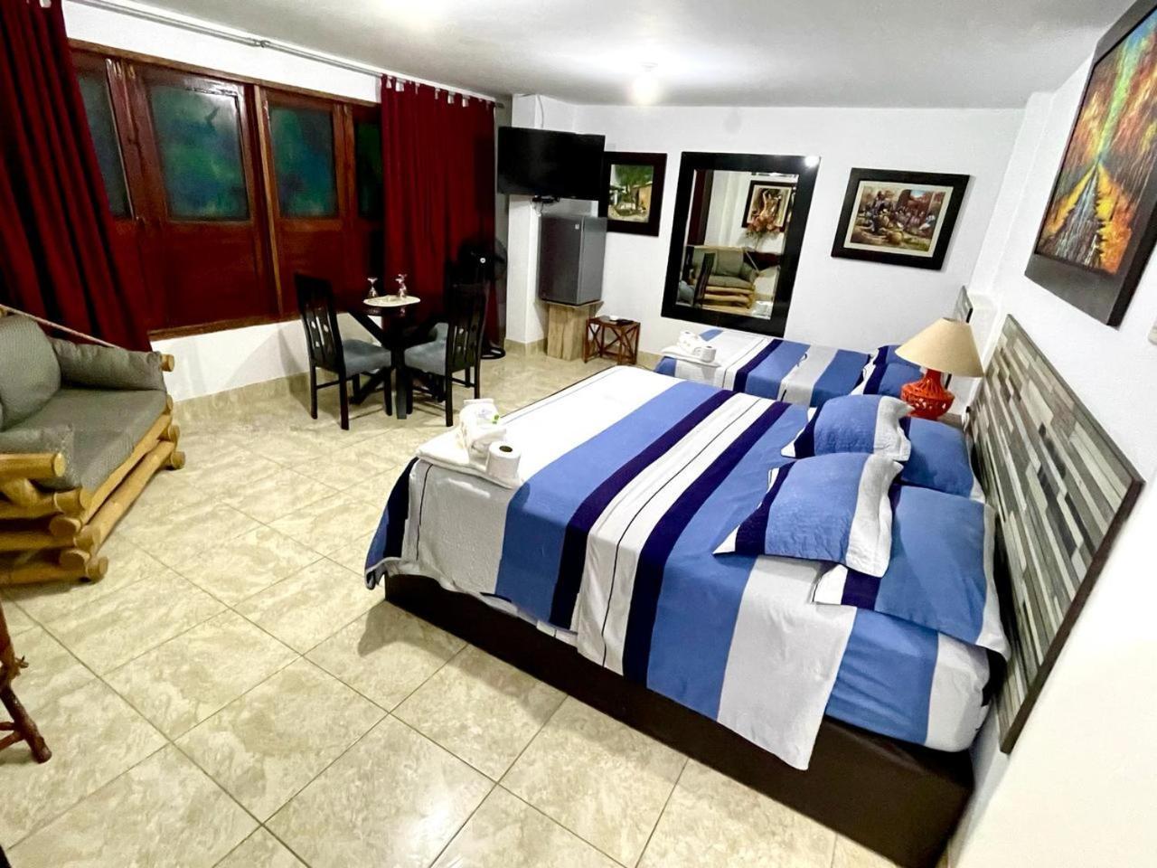 פונטה נגרה Hostal Ocean Pacifico מראה חיצוני תמונה